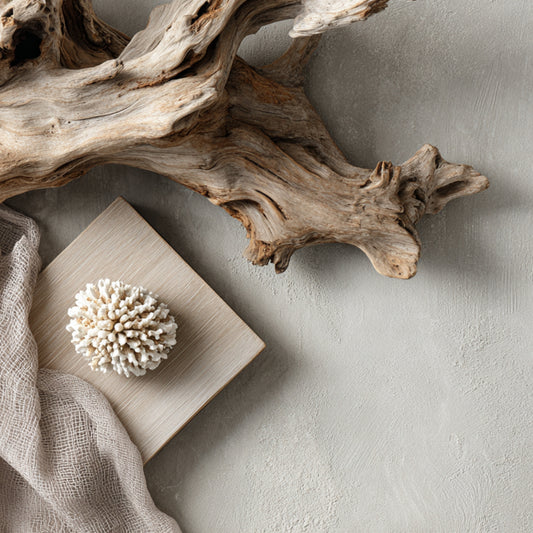 Ambiance bougie parfumée Bois Flotté, notes boisées et poudréees, parfum d'intérieur artisan laborantin Enez